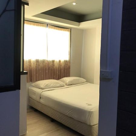 Rod Fai Fah Apartment Bangkok Dış mekan fotoğraf