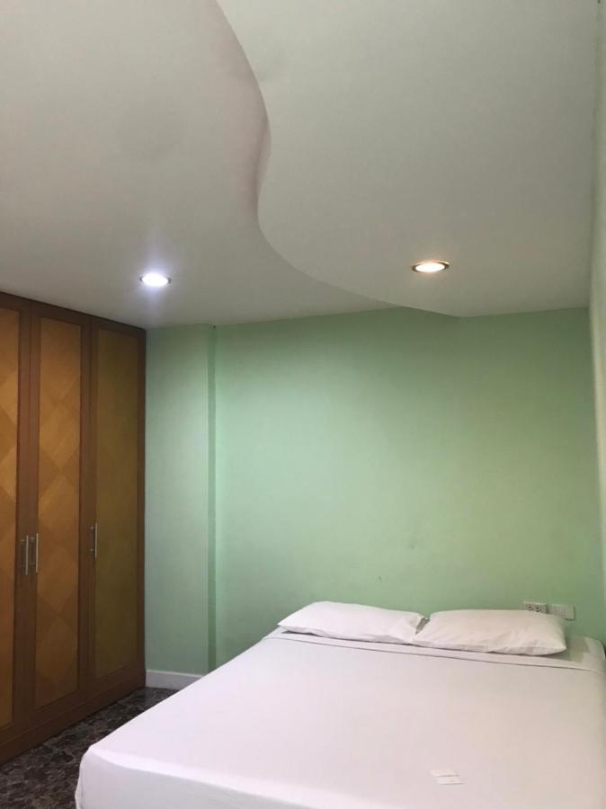 Rod Fai Fah Apartment Bangkok Dış mekan fotoğraf